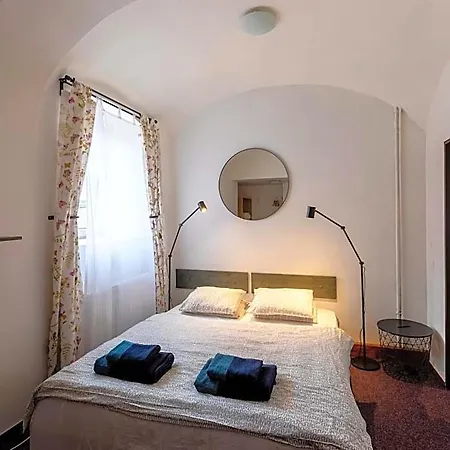 U Kostela * Privlaka