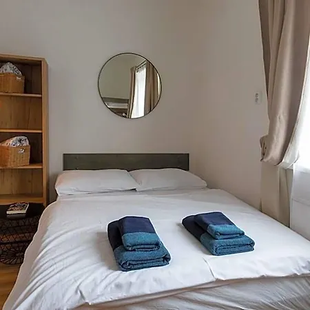U Kostela * Privlaka