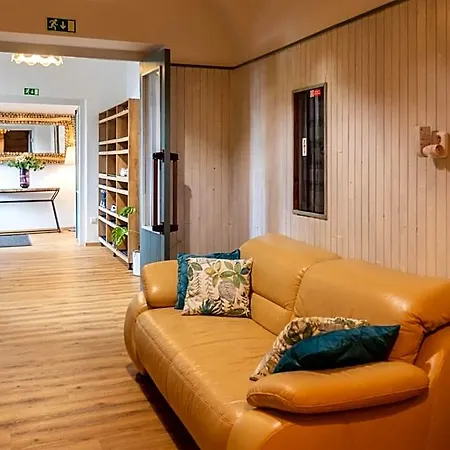 U Kostela Hotel Privlaka