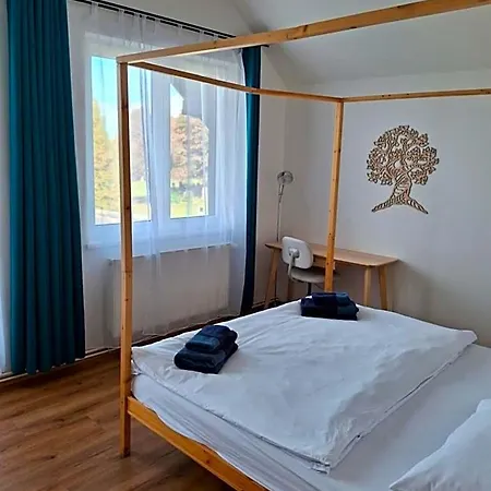 U Kostela * Privlaka