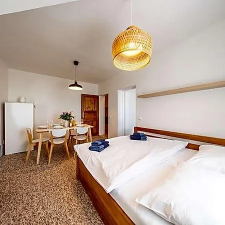 Hotel U Kostela *