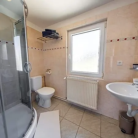 U Kostela * Privlaka