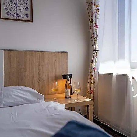 U Kostela * Privlaka